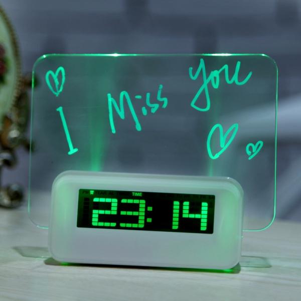 4-Port Hub LED Projection Digital Alarm Clock w/ Message Board Green