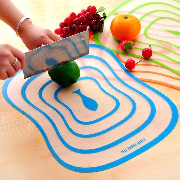 Plastic Antibacterial Cutting Board Chopping Block Frosted Translucent Chopping Board Random Color & Pattern L